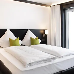 Lh By Wmm Hotel